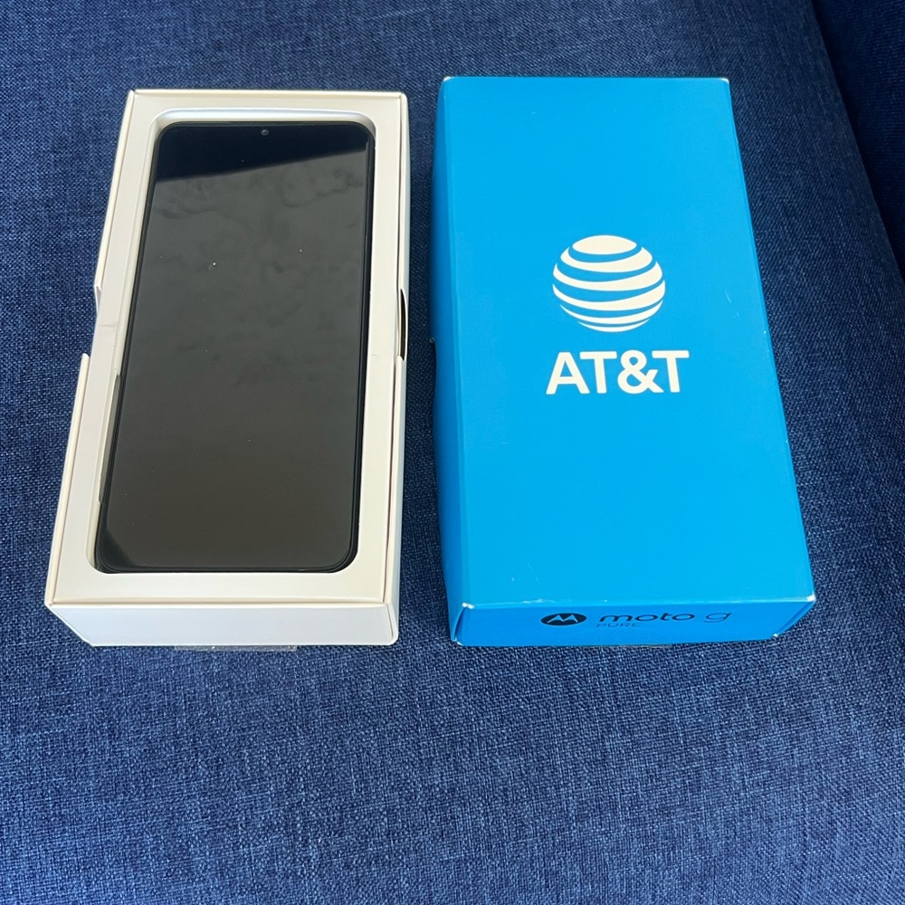 Motorola Black Cell Phone Sleek Design Reliable Performance
